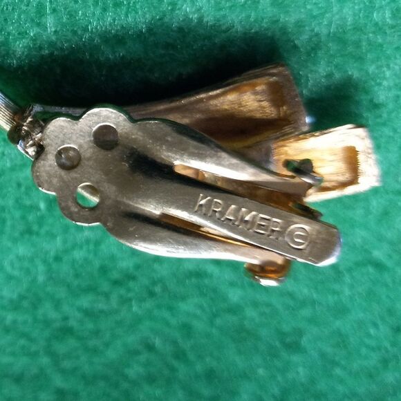 Vintage Kramer Clip Earrings - Picture 2 of 5
